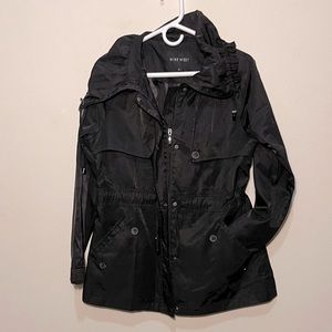 Nine West Women’s Black Windbreaker Rain Jacket Size Medium.